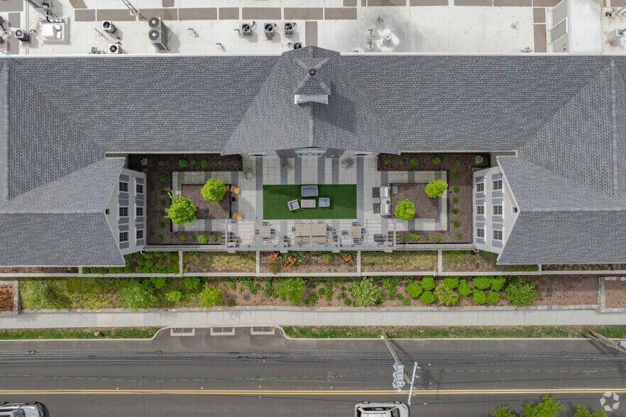 More Photos Of 102 Heights Rd, Darien Apartments For Lease