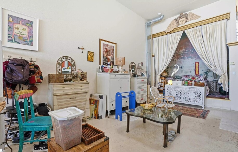 More Photos Of 733 Loring Ave, Crockett Apartments For Sale