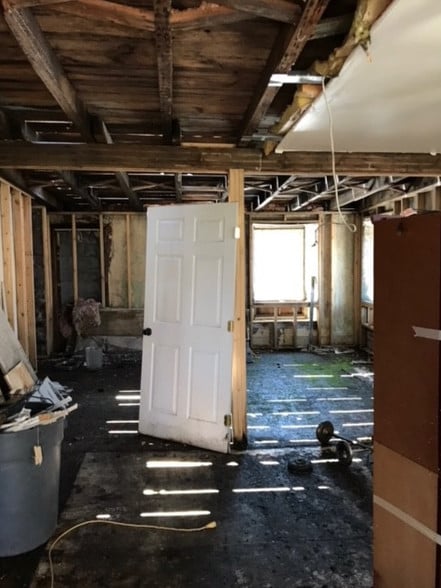 More Photos Of 313 Main St, Red Hill Restaurant For Lease