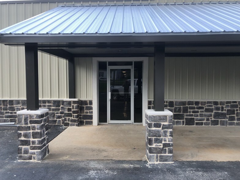 More Photos Of 1139 E 3rd St, Jackson Warehouse For Lease