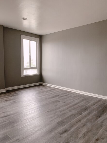 More Photos Of 1131-1137 California Dr, Burlingame Storefront Retail Residential For Sale