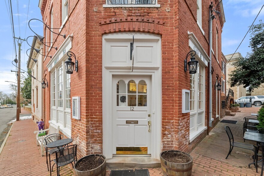 More Photos Of 12 Culpeper St, Warrenton Restaurant For Sale