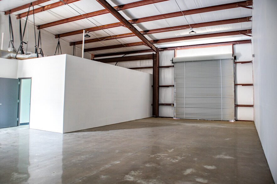 More Photos Of 25330 Aldine Westfield Rd, Spring Unknown For Lease