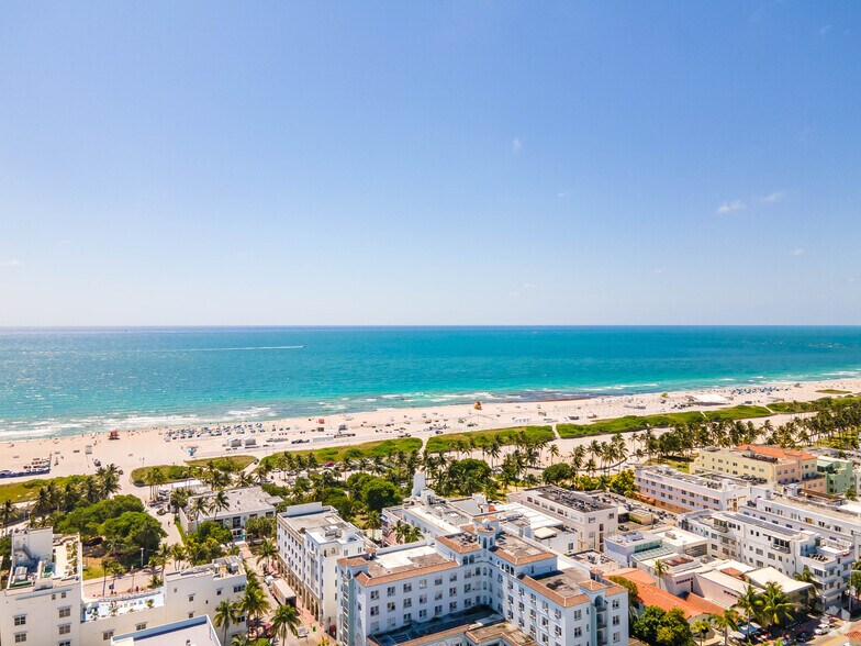 More Photos Of 918 Ocean Dr, Miami Beach Hotel For Sale