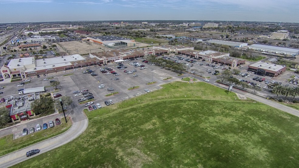 More Photos Of 1020-1030 W NASA Rd 1, Webster Unknown For Lease