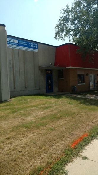 More Photos Of 2715 N 15th St, Sheboygan Showroom For Sale