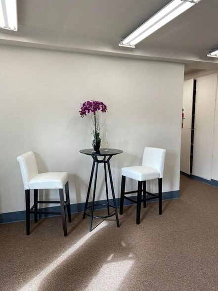 More Photos Of 327 S Fir St, Medford Warehouse For Sale