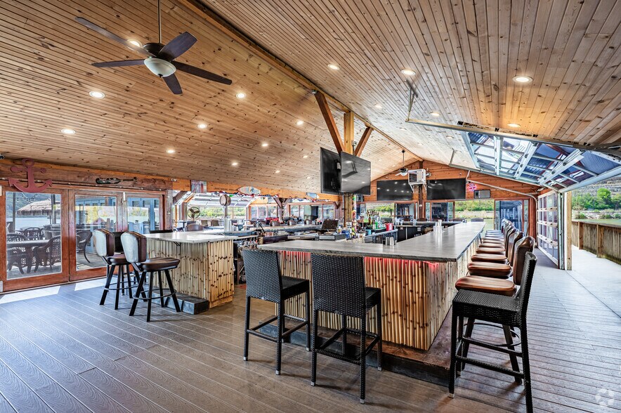 More Photos Of 30 12th St, Wellsburg Restaurant For Sale