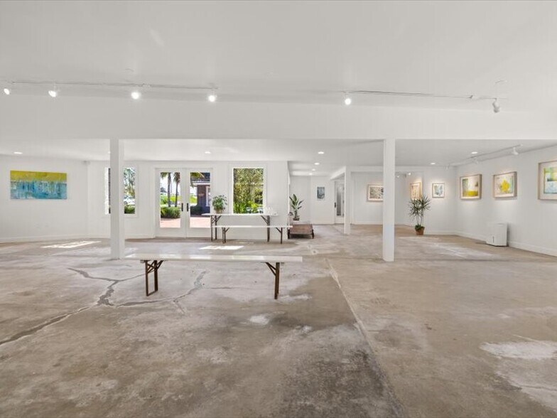 More Photos Of 3823 Santa Claus Ln, Carpinteria Restaurant For Sale