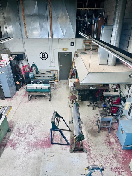 More Photos Of 34 Sullivan Rd, North Billerica Warehouse For Lease