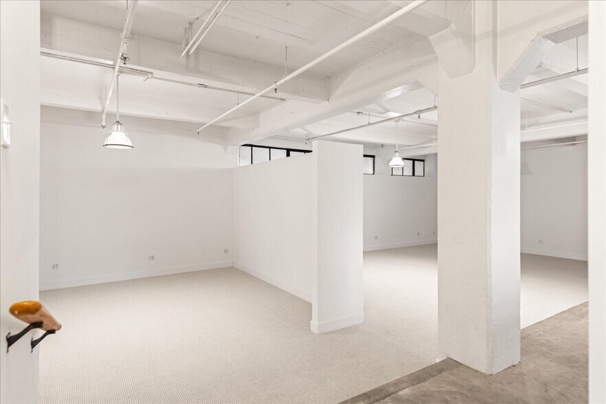 More Photos Of 109 N Orianna St, Philadelphia Office For Sale