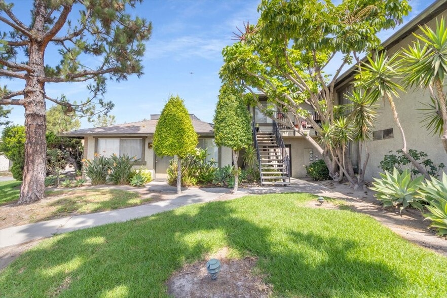 More Photos Of 2701 E La Palma Ave, Anaheim Apartments For Sale
