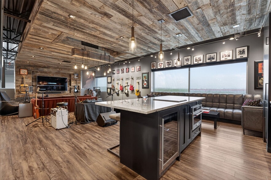 More Photos Of 1750 120 Av NE, Calgary Warehouse For Sale