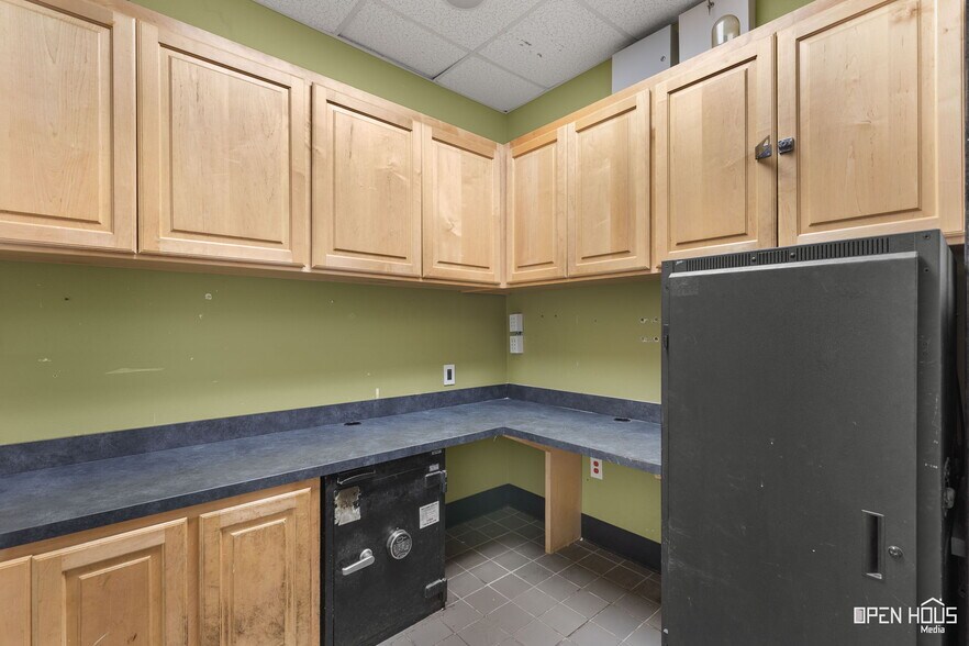 More Photos Of 3001-3007 Garnett Ave, Wichita Falls General Retail For Lease