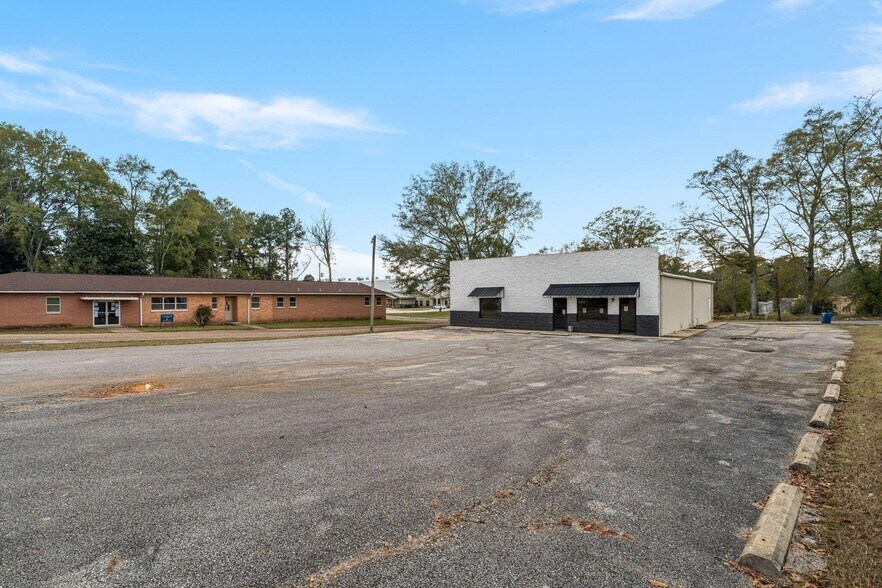 More Photos Of 2767 MS-15, Bay Springs Office For Sale