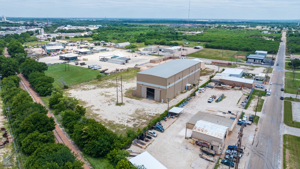 More Photos Of 2424 Oak St, Abilene Warehouse For Sale