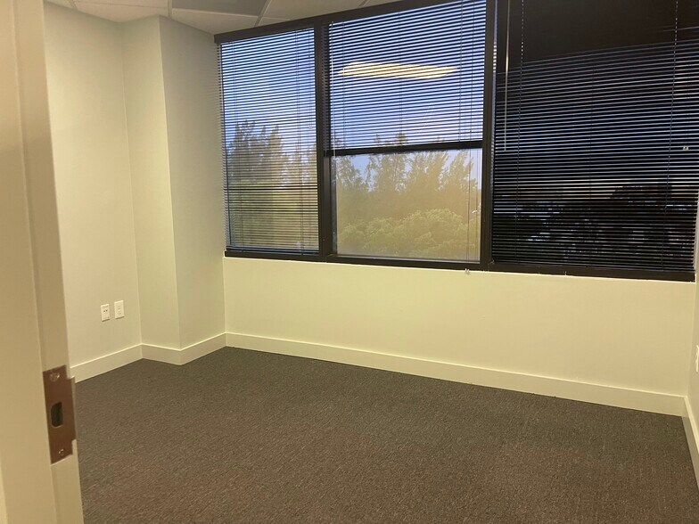 More Photos Of 1401 N University Dr, Coral Springs Medical For Sale