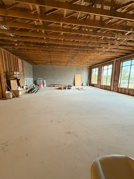 More Photos Of 495 S Gloster St, Tupelo Freestanding For Lease