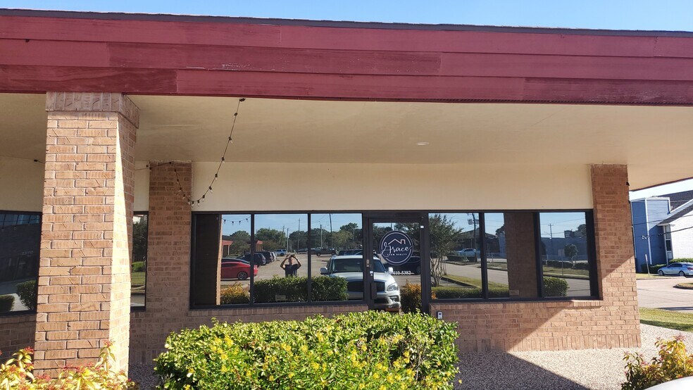 More Photos Of 2510 Westminister St, Pearland Medical For Lease