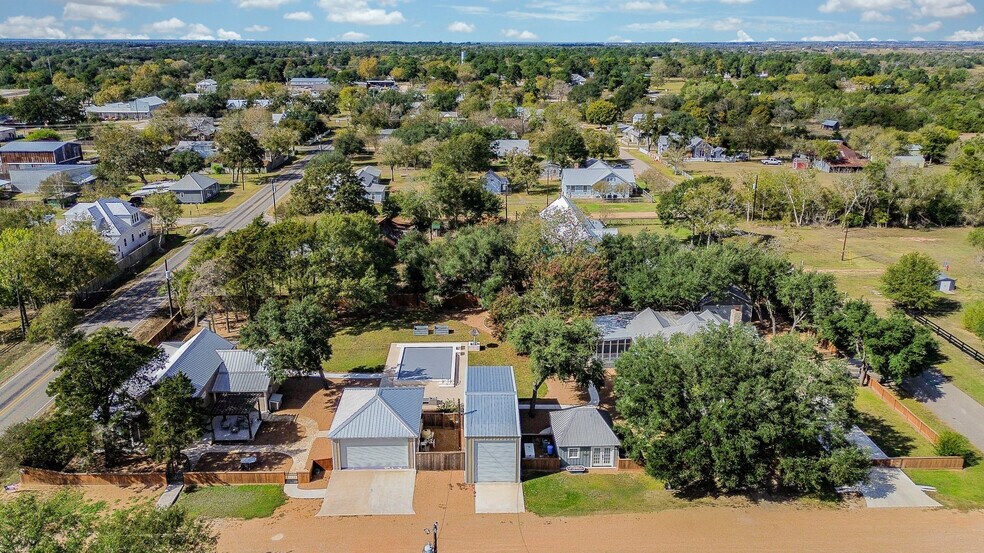 More Photos Of 315 Cedar St, New Ulm Specialty For Sale