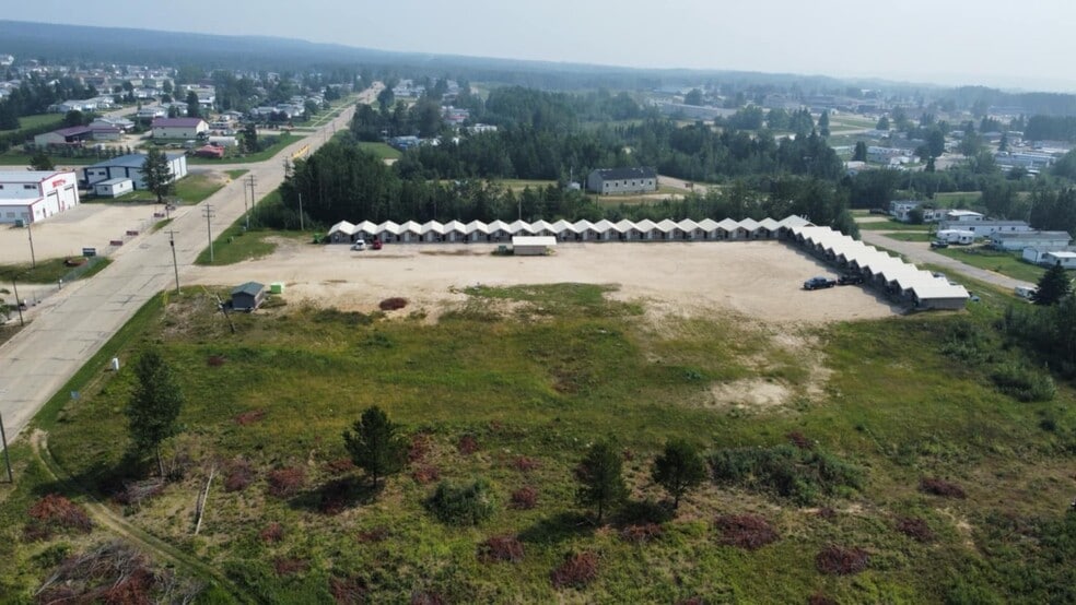 More Photos Of 5125 North Avenue ave, Swan Hills Hotel For Sale