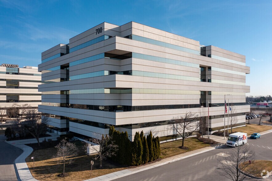 More Photos Of 700 Tower Dr, Troy Office For Lease