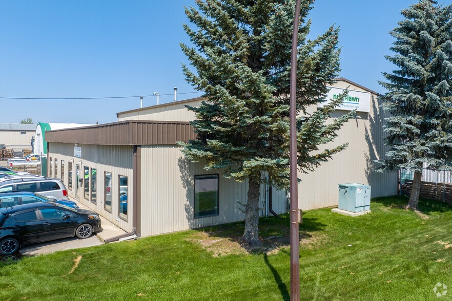 More Photos Of 4980 28th St SE, Calgary Warehouse For Sale