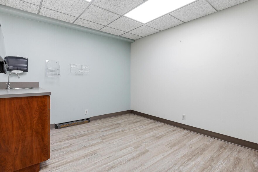 More Photos Of 244 Wilson Dr, Xenia Medical For Sale