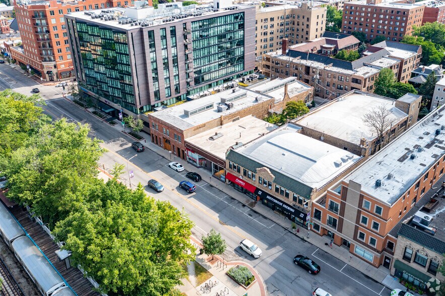 More Photos Of 827-829 Chicago Ave, Evanston Storefront For Lease