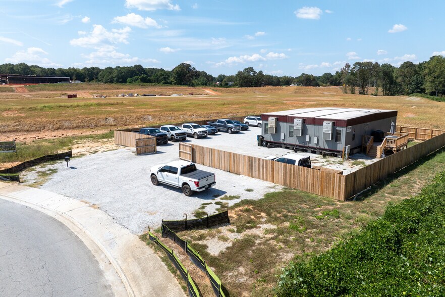 More Photos Of 1108 Walnut Grove Pky, Loganville Industrial For Lease