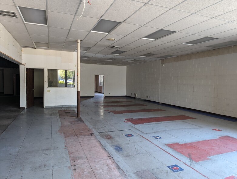 More Photos Of 1350 E Thompson Blvd, Ventura General Retail For Sale