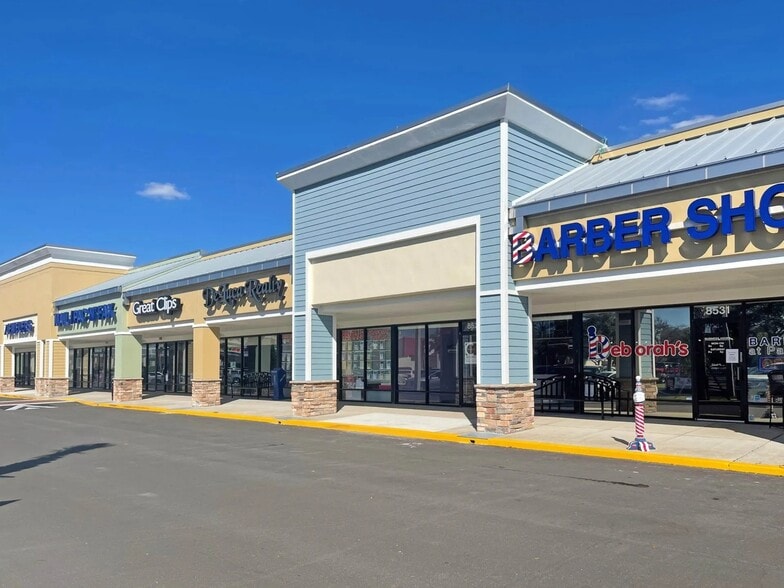 More Photos Of 8409-8599 S Tamiami Trl, Sarasota General Retail For Lease