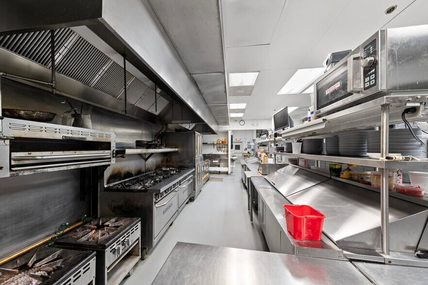 More Photos Of 4725 Vincennes Blvd, Cape Coral Restaurant For Sale