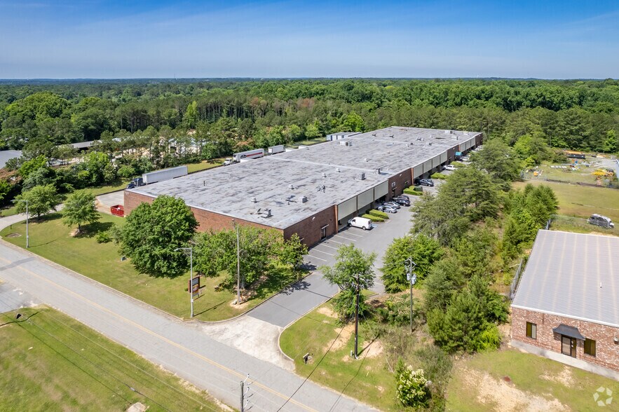 More Photos Of 787 Hillcrest Industrial Blvd, Macon-Bibb Distribution For Lease