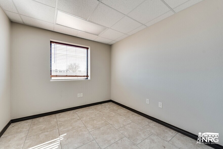More Photos Of 3211 S County Road 1180, Midland Warehouse For Lease