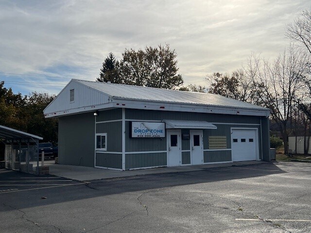 Primary Photo Of 301 S Defiance St, Stryker Auto Repair For Sale