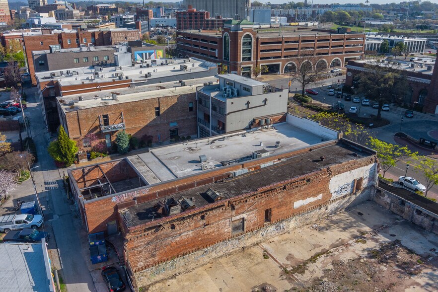 More Photos Of 1437 Market St, Chattanooga Storefront For Lease