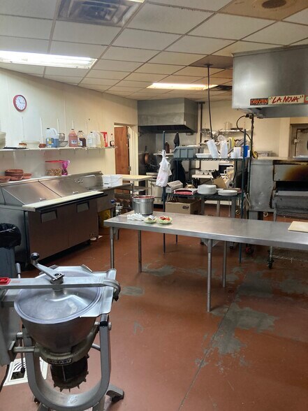 More Photos Of 2704 Walton Way, Marion Restaurant For Lease