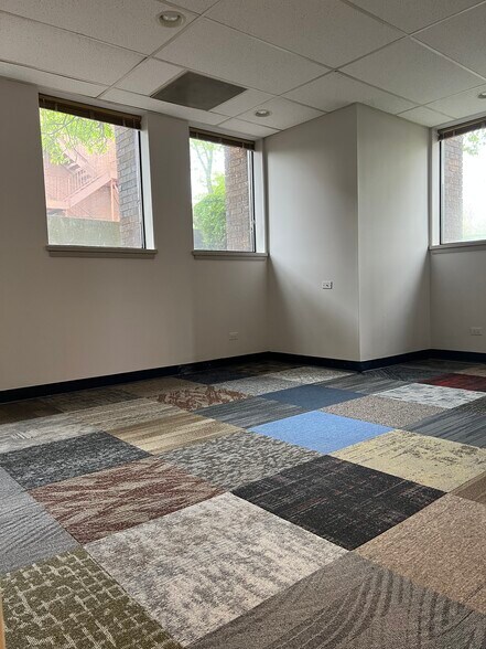 More Photos Of 261 E Lake St, Bloomingdale Office For Lease