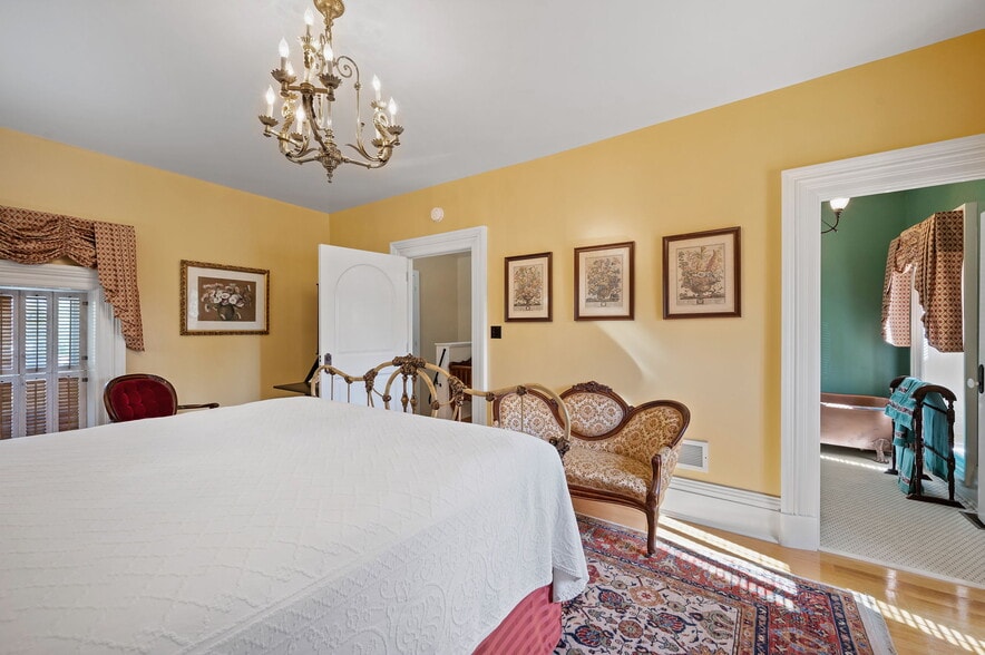 More Photos Of 403 E Adams St, Sandusky Hospitality For Sale