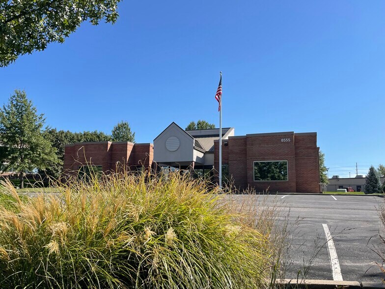 More Photos Of 8555 Monrovia St, Lenexa Office For Sale
