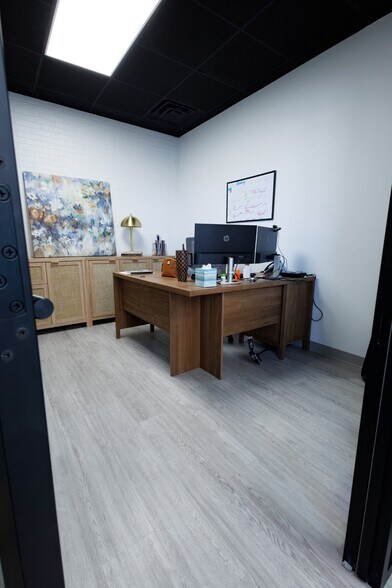 More Photos Of 101 Grant Pl, Lowell Medical For Lease