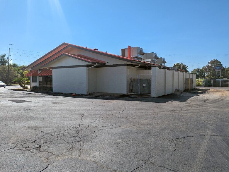 More Photos Of 5470 Inn Rd, Theodore Restaurant For Sale