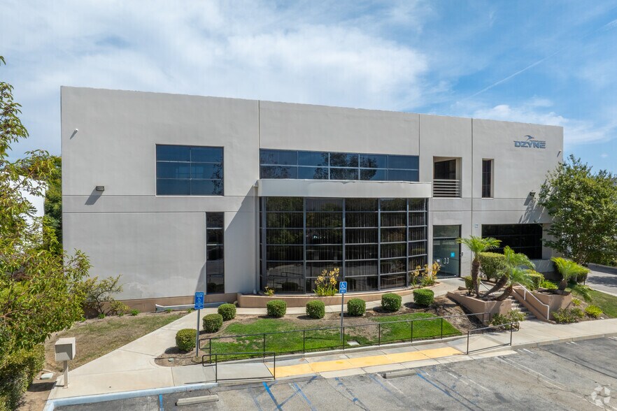 More Photos Of 11 Vanderbilt, Irvine Research And Development For Sale