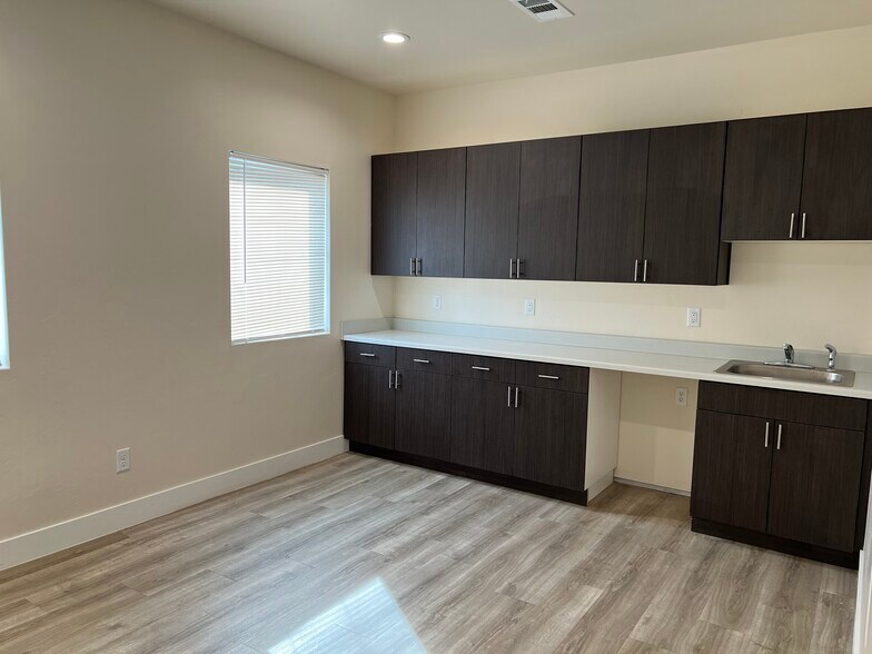 More Photos Of 3811 N Commerce Cir, Idaho Falls Light Manufacturing For Lease