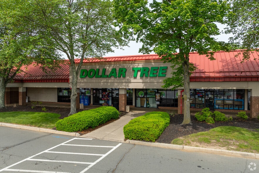 More Photos Of 10 Schalks Crossing Rd, Plainsboro Storefront For Lease