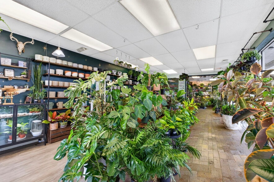 More Photos Of 1938 S Glenstone Ave, Springfield General Retail For Sale