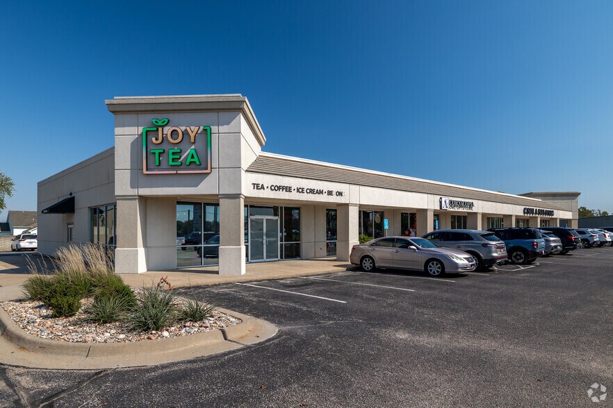 More Photos Of 11414 E Central Ave, Wichita General Retail For Lease