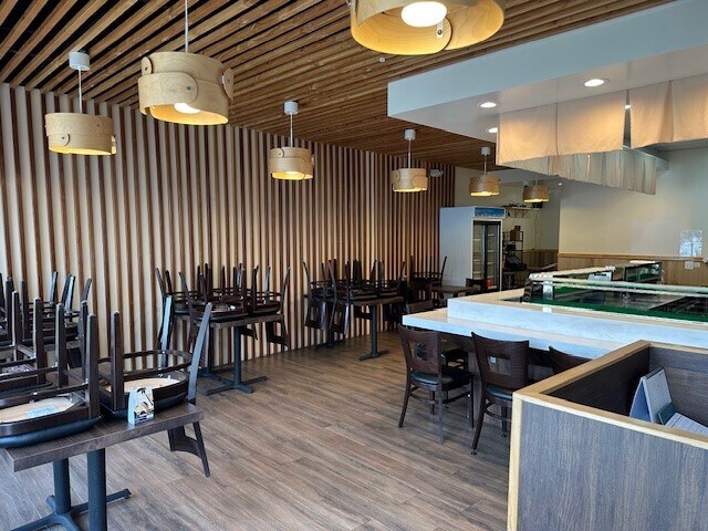 More Photos Of 11820-11830 Ventura Blvd, Studio City Restaurant For Lease