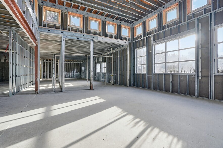 More Photos Of 113 Pocono Dr, Milford Office For Sale